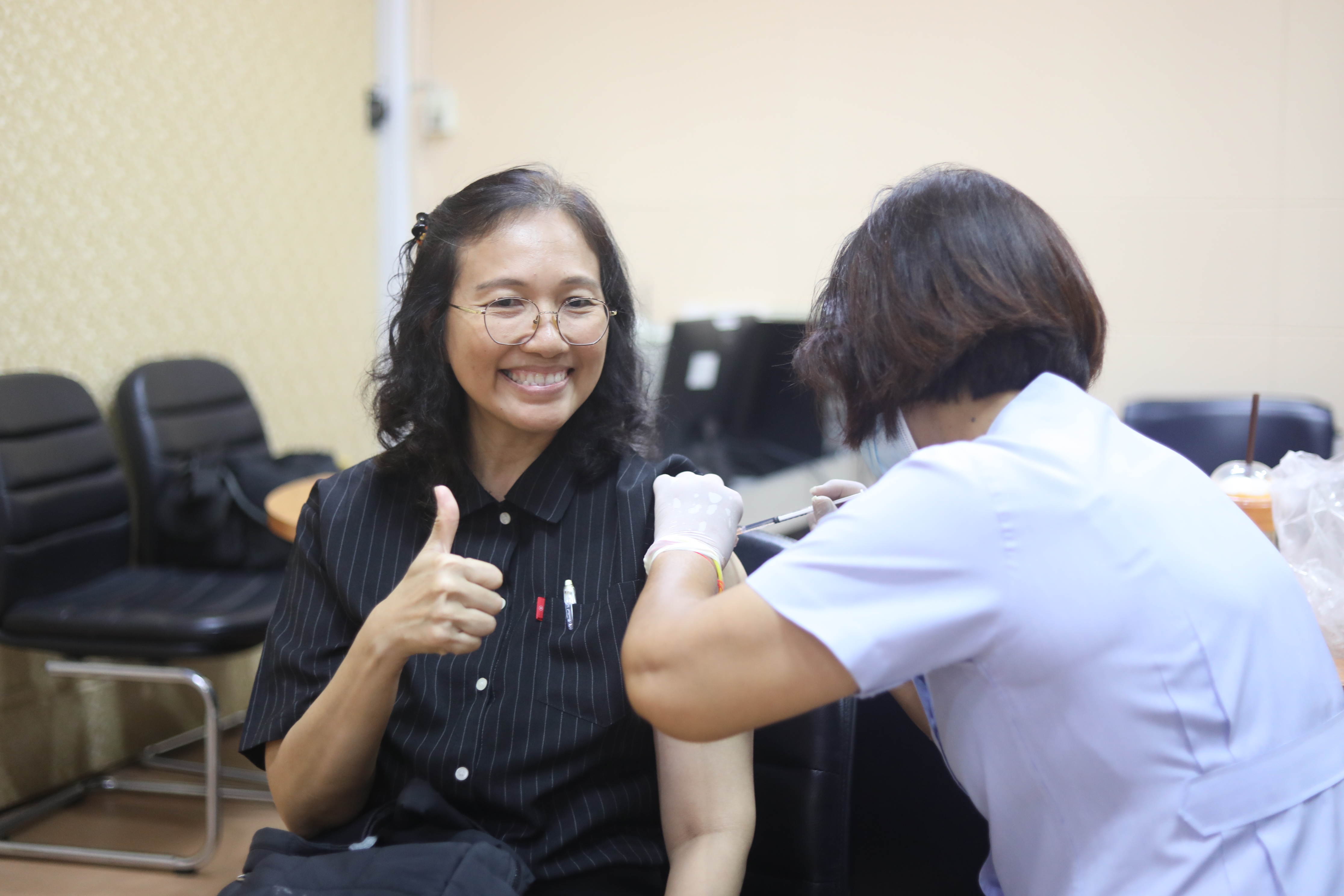 title - ส.ป.ก. จัดสวัสดิการฉีดวัคซีนป้องกันไข้หวัดใหญ่ ชนิด 3 สายพันธุ์ให้กับบุคลากร